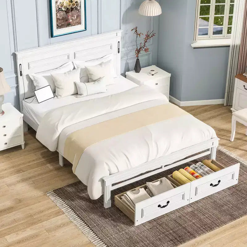 Letto matrimoniale in legno con testiera e pediera alte, 2 cassetti portaoggetti