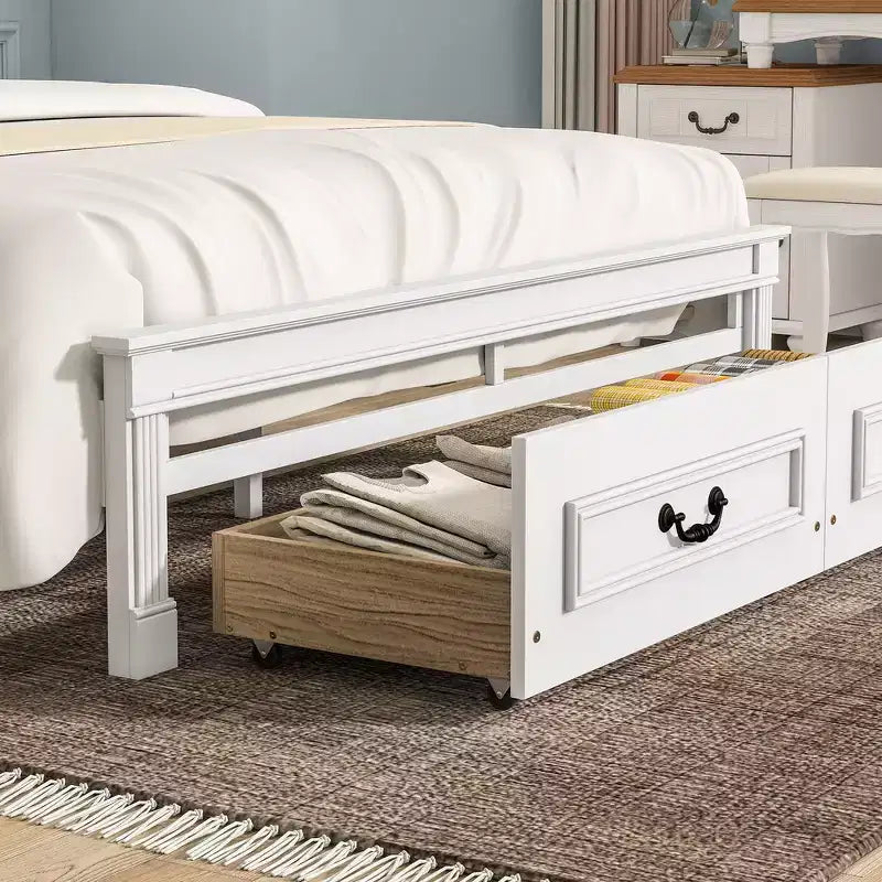 Letto matrimoniale in legno con testiera e pediera alte, 2 cassetti portaoggetti