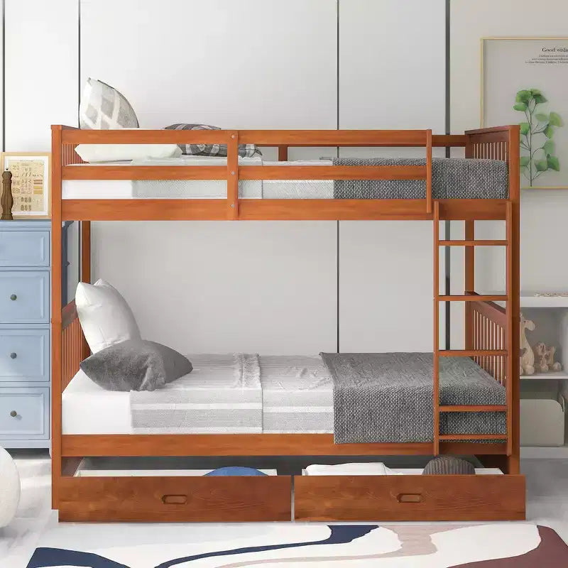 Letto a castello e struttura letto matrimoniale con scalette e due cassetti portaoggetti