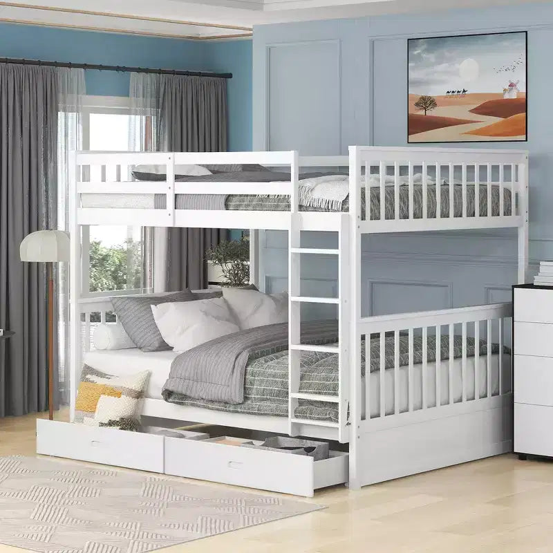 Letto a castello e struttura letto matrimoniale con scalette e due cassetti portaoggetti